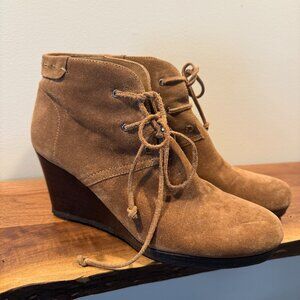 Via Spiga Mirren suede wedge ankle boots in a camel or brown color size 9